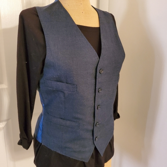 Blue vest button closure EUC 4 pockets unisex - Picture 5 of 8